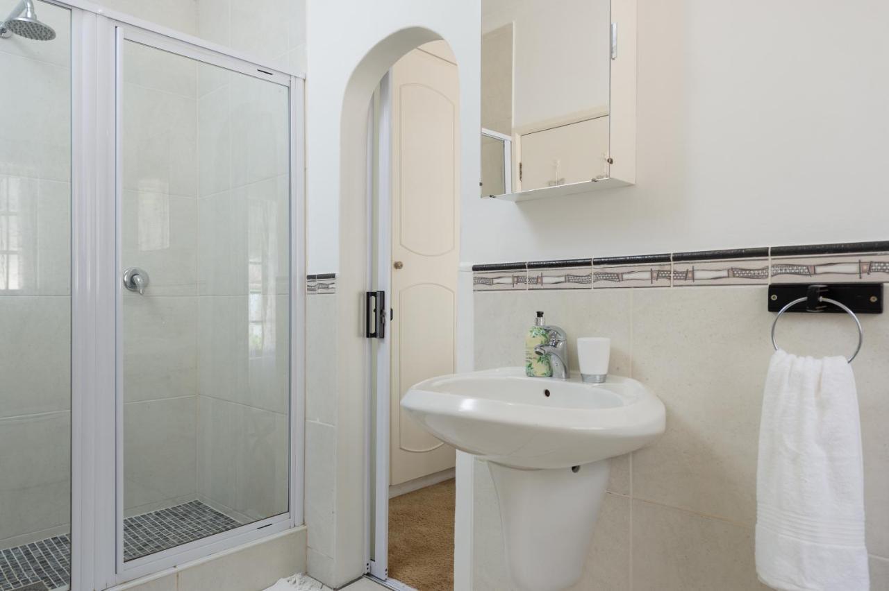 Zesty Guesthouse Порт-Эдвард Экстерьер фото
